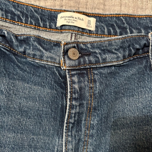 Abercrombie High Rise Mom Short - Picture 4 of 4